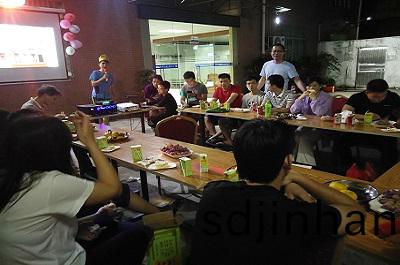 欣铭扬公司于10.25晚上举行烧烤及家人生日晚会